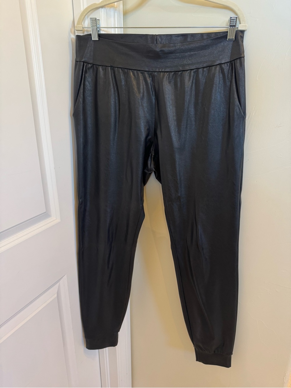 🔥 COMMANDO FAUX LEATHER JOGGERS 🔥
